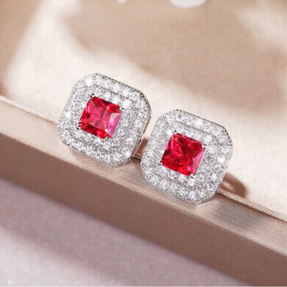 NWT STERLING SILVER DIAMOND Stud EARRINGS - Picture 3 of 4